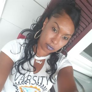 Meet your Posher, Monique